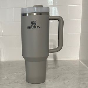 Flint 40oz Stanley quencher